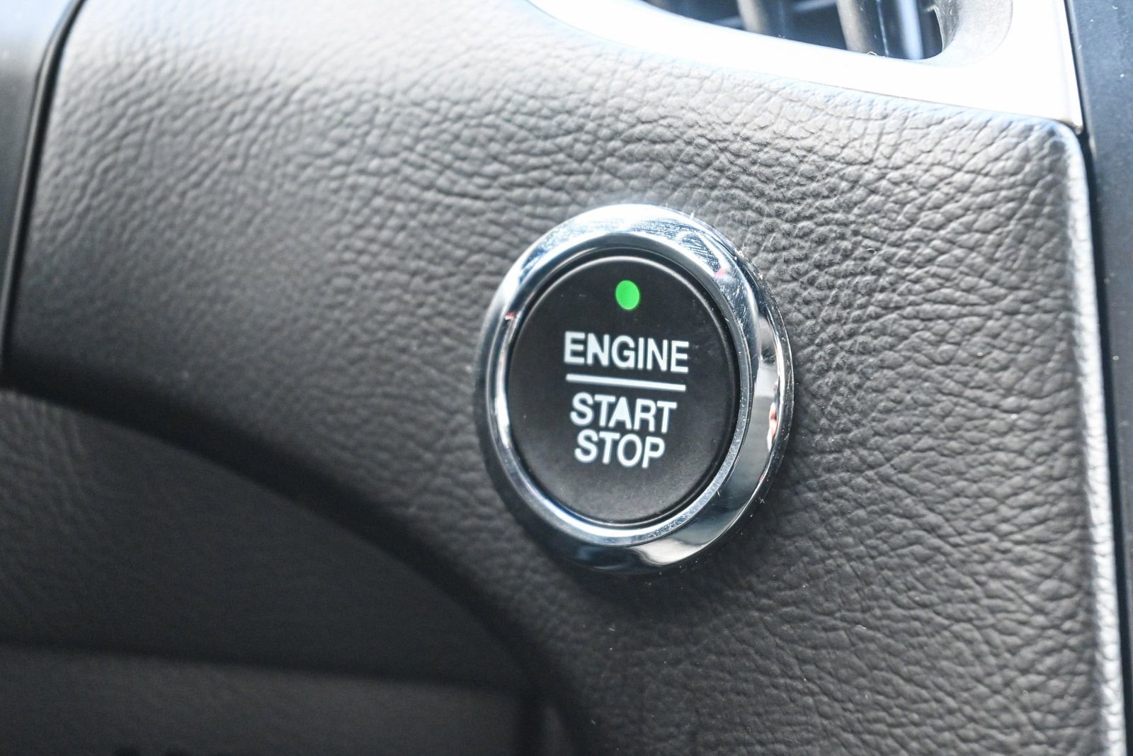 Certified 2023 Ford Edge ST-Line image 16