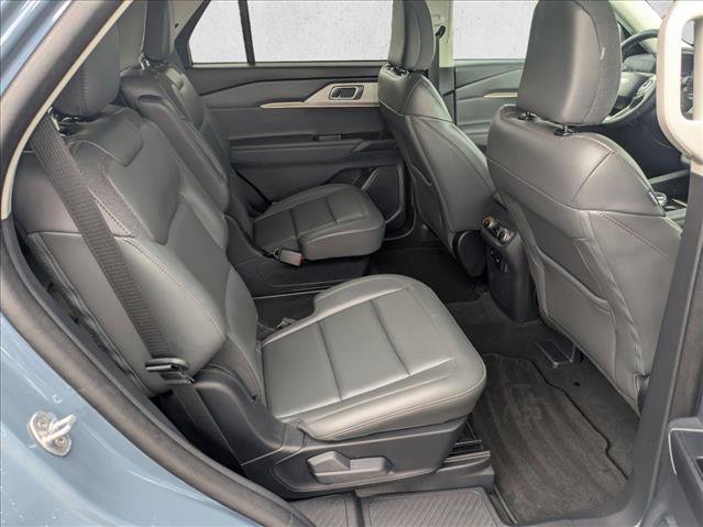 Certified 2025 Ford Explorer Active w/ Active Comfort Package RWD image 17