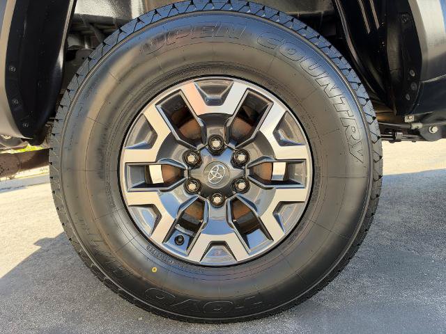 Used 2022 Toyota Tacoma TRD Off-Road w/ TRD Premium Off Road Package AWD/4WD image 12