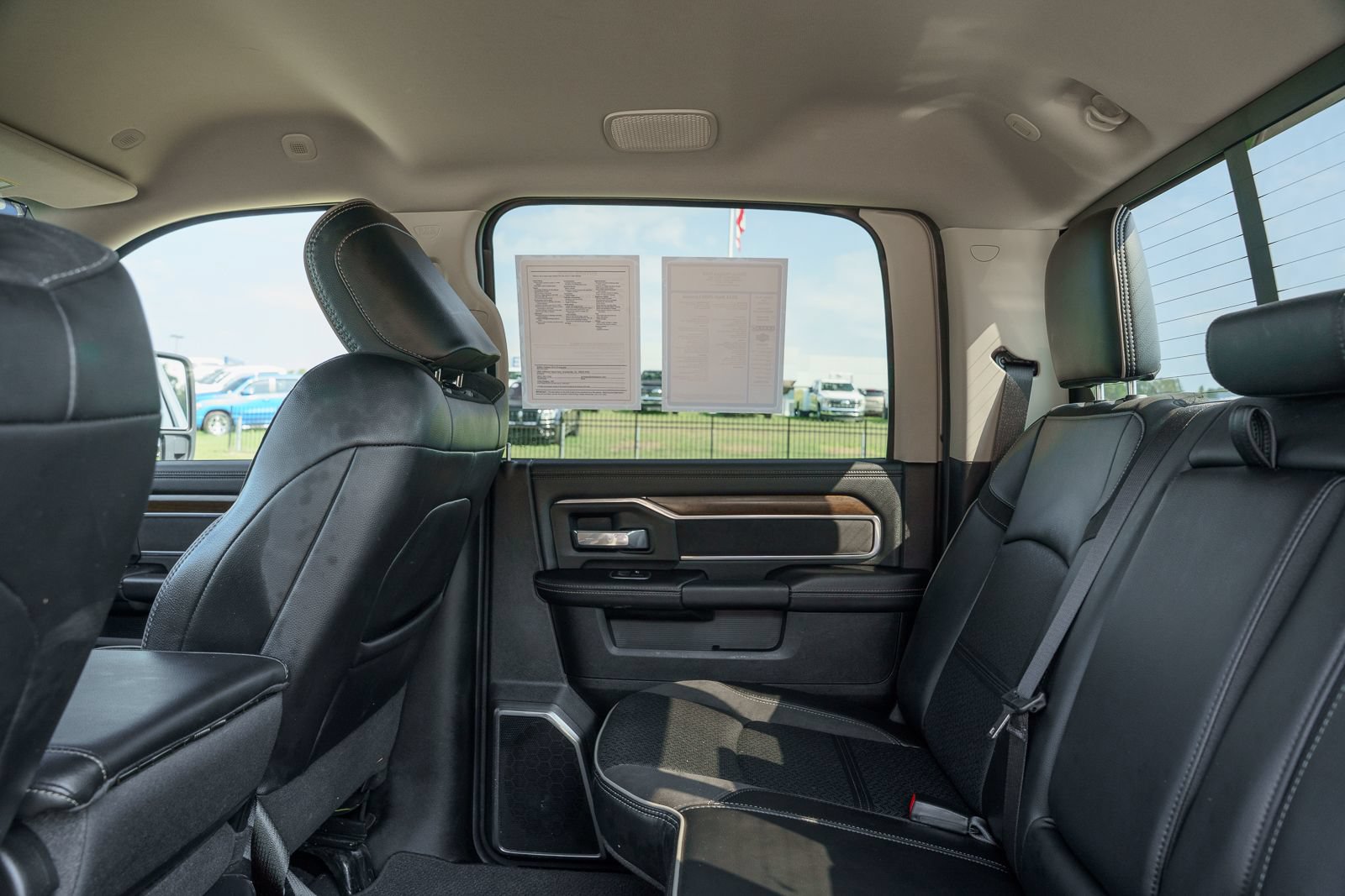 Used 2024 RAM 2500 Laramie w/ Safety Group AWD/4WD image 17