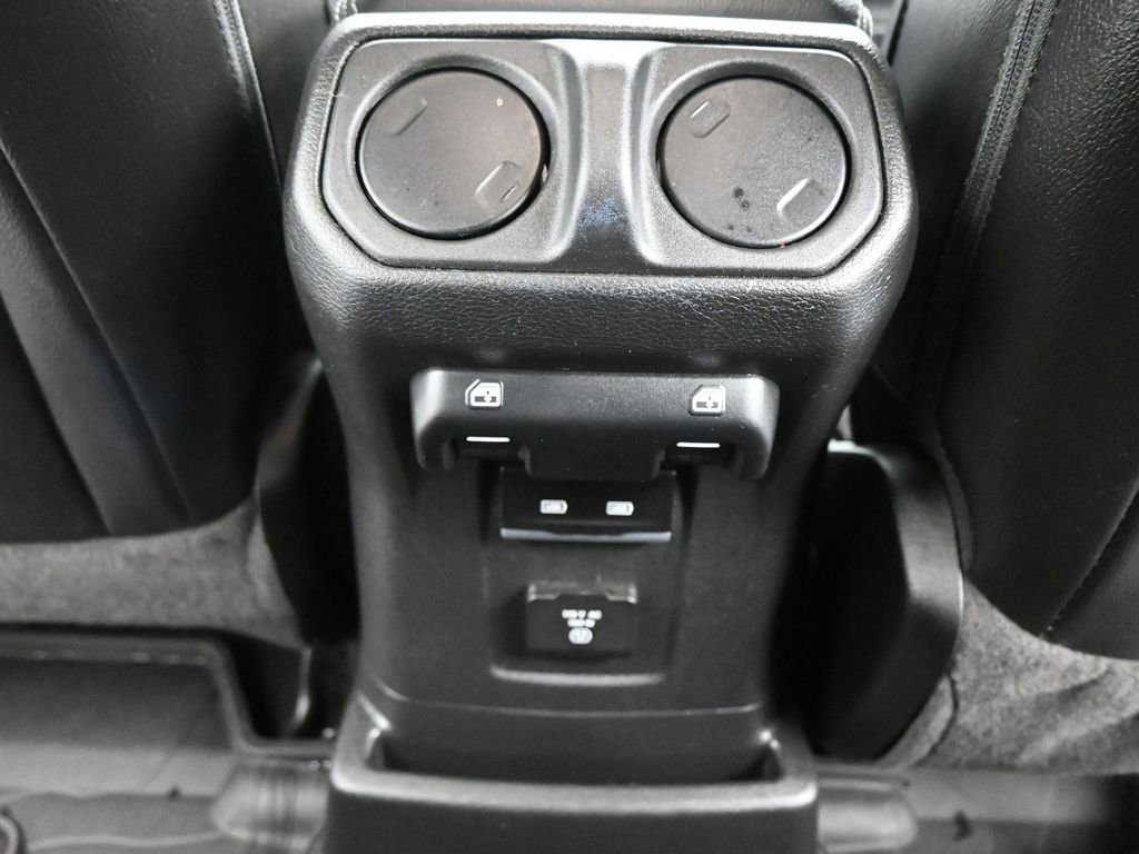 Used 2023 Jeep Wrangler Unlimited Sahara image 18