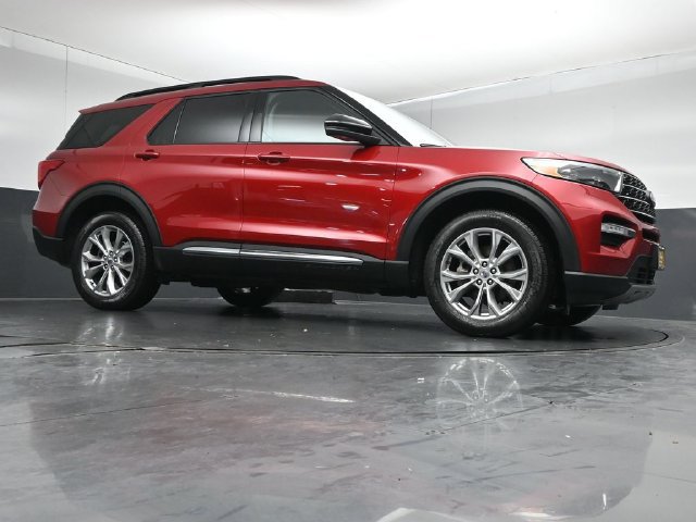 Certified 2024 Ford Explorer XLT w/ Equipment Group 202A AWD/4WD image 37