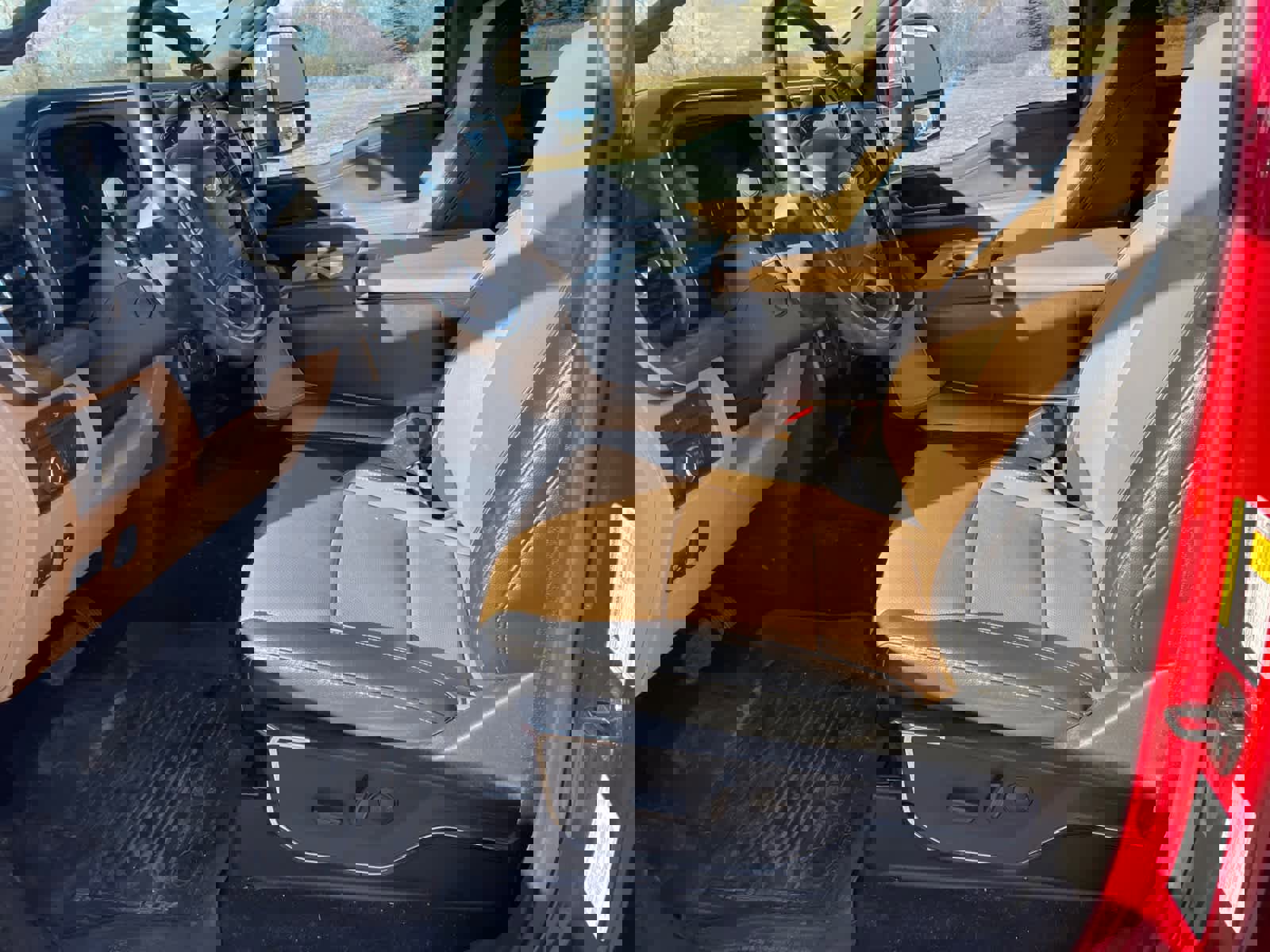 Certified 2023 Ford F250 Lariat w/ Chrome Package image 9