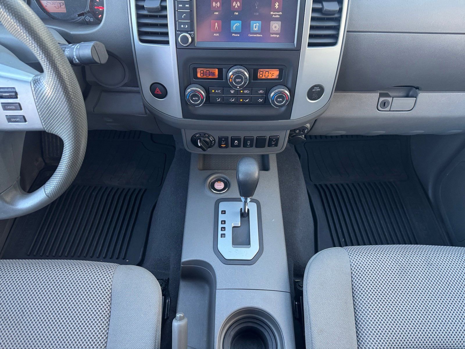 Used 2021 Nissan Frontier SV image 11