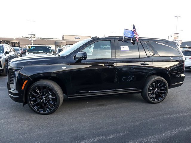 Used 2026 Cadillac Escalade Platinum Sport w/ LPO, ONYX Package AWD/4WD image 6