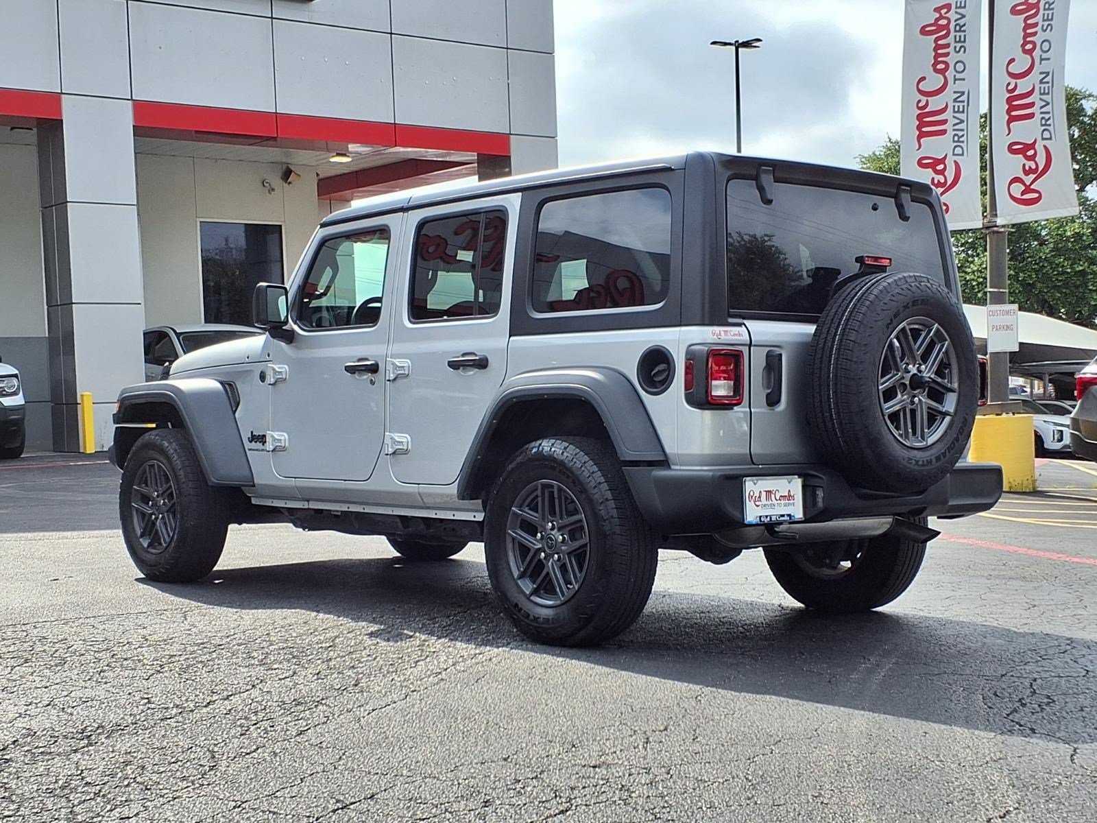 Used 2024 Jeep Wrangler Unlimited Sport AWD/4WD image 8