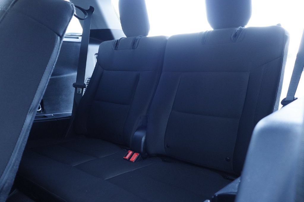 Certified 2024 Ford Explorer XLT RWD image 25