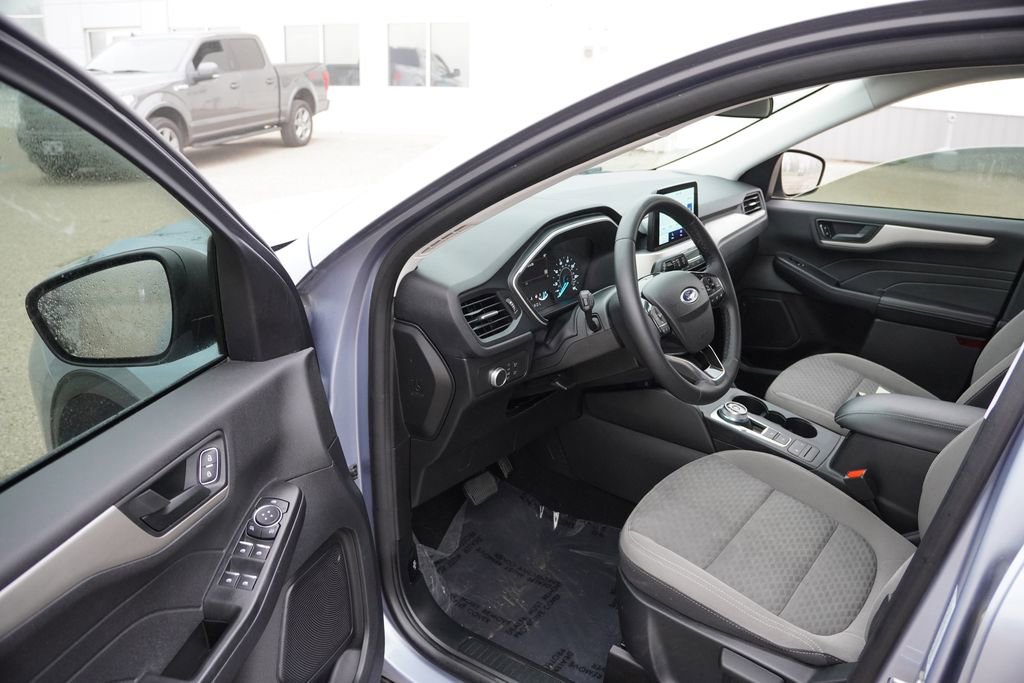 Certified 2022 Ford Escape SE w/ Cold Weather Package AWD/4WD image 14