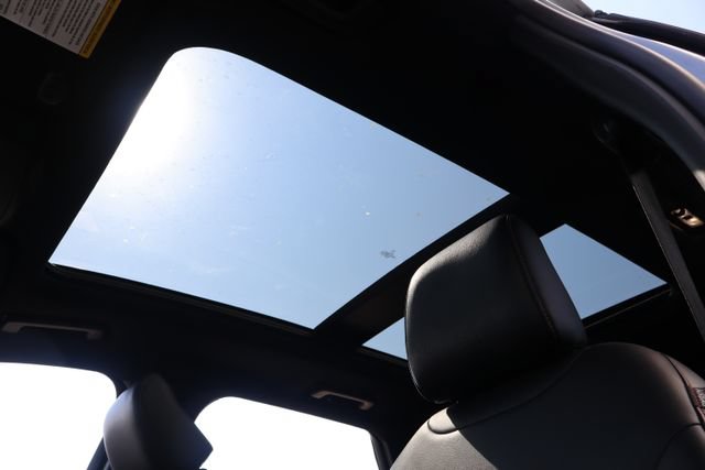 Certified 2024 Ford Edge ST-Line AWD/4WD image 17