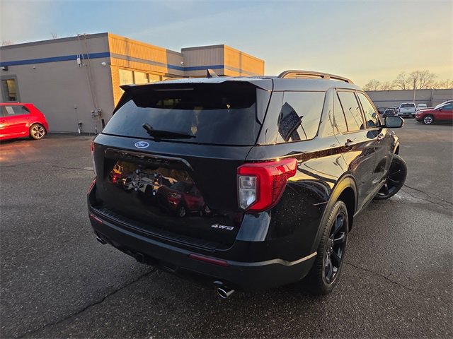 Certified 2023 Ford Explorer ST-Line w/ Class IV Trailer Tow Package image 5
