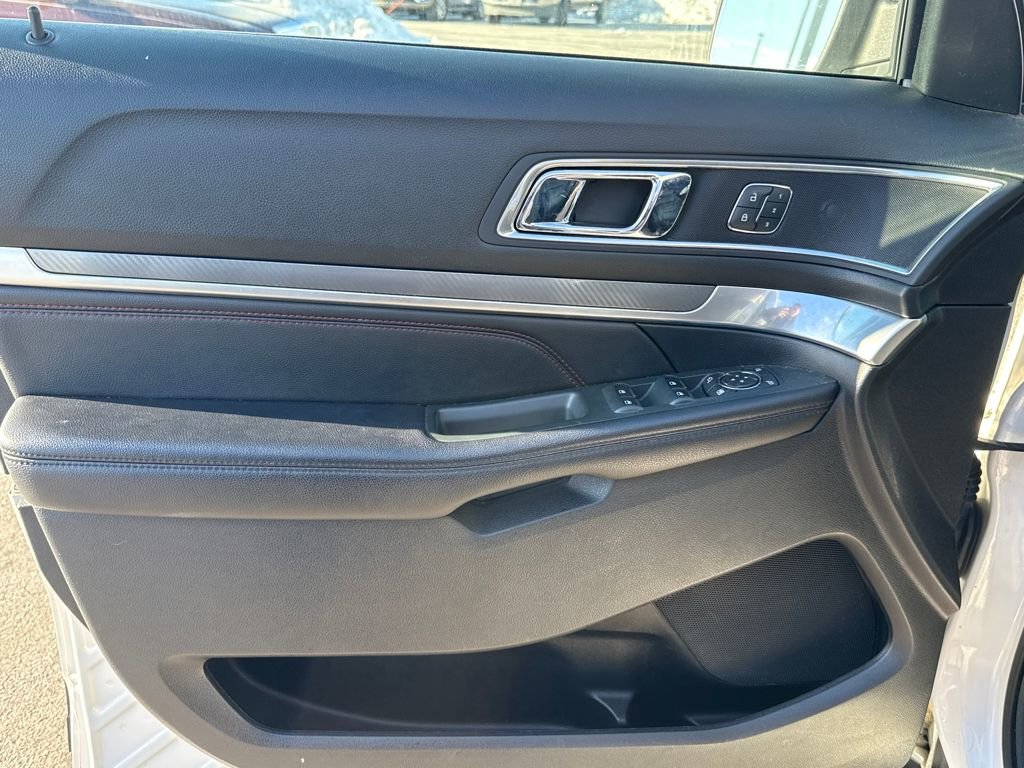 Certified 2018 Ford Explorer Sport w/ Equipment Group 401A image 16
