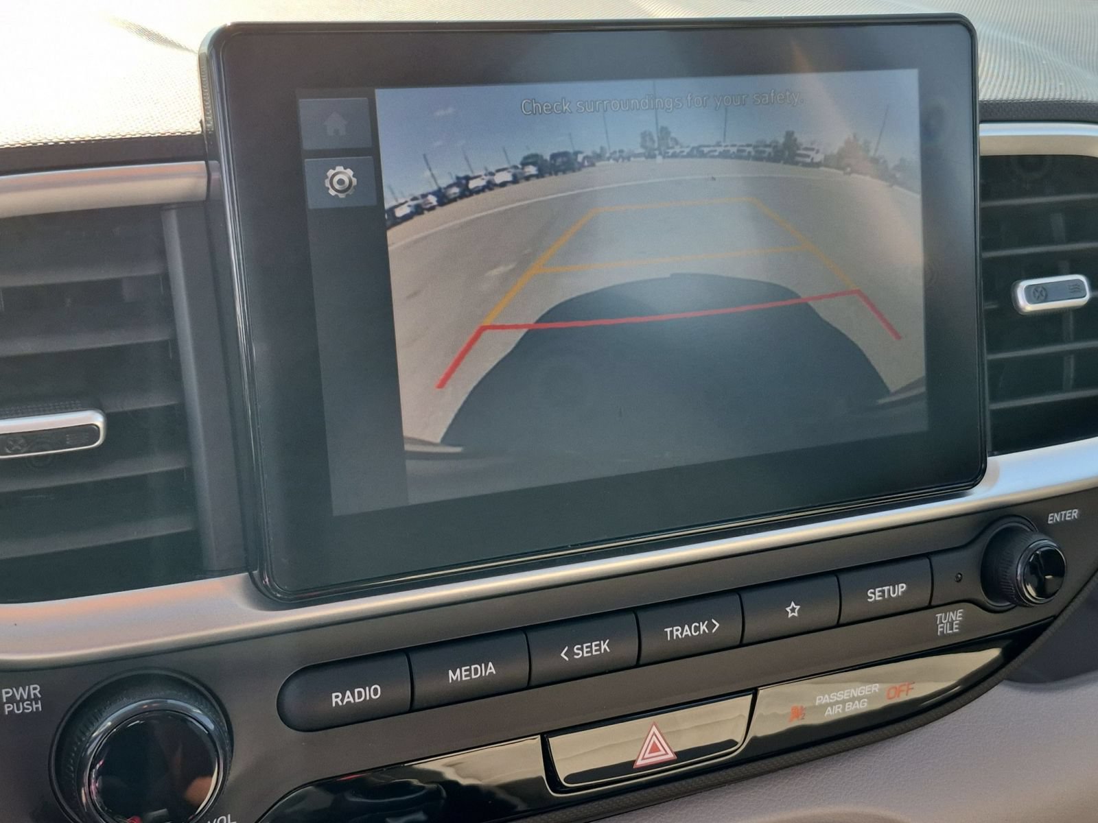 Used 2025 Hyundai Venue SEL FWD image 25