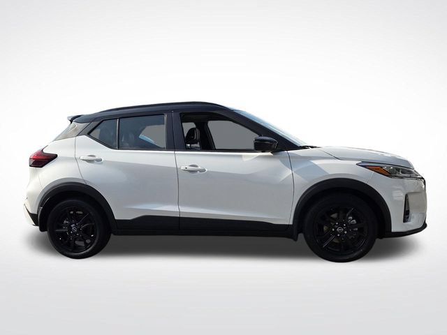 Used 2023 Nissan Kicks SR w/ SR Premium Package FWD image 10