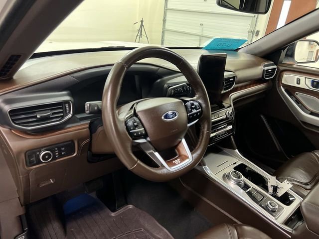 Certified 2024 Ford Explorer King Ranch w/ Technology Package AWD/4WD image 13