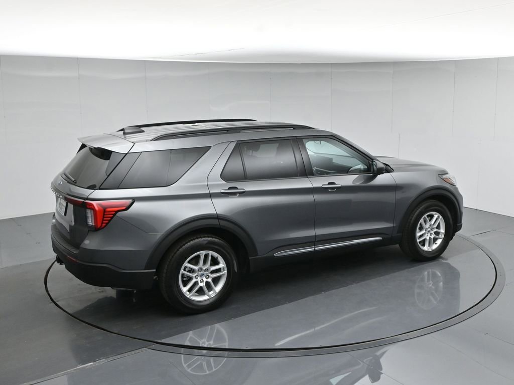 Certified 2025 Ford Explorer Active RWD image 44