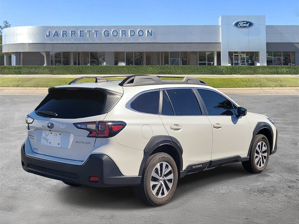 Used 2024 Subaru Outback Premium AWD/4WD image 4
