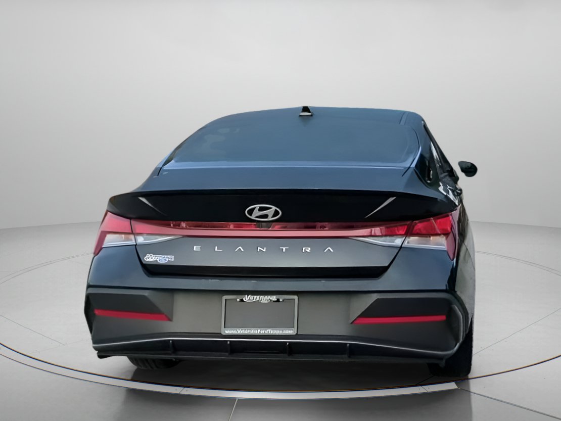 Used 2025 Hyundai Elantra Sport FWD image 25