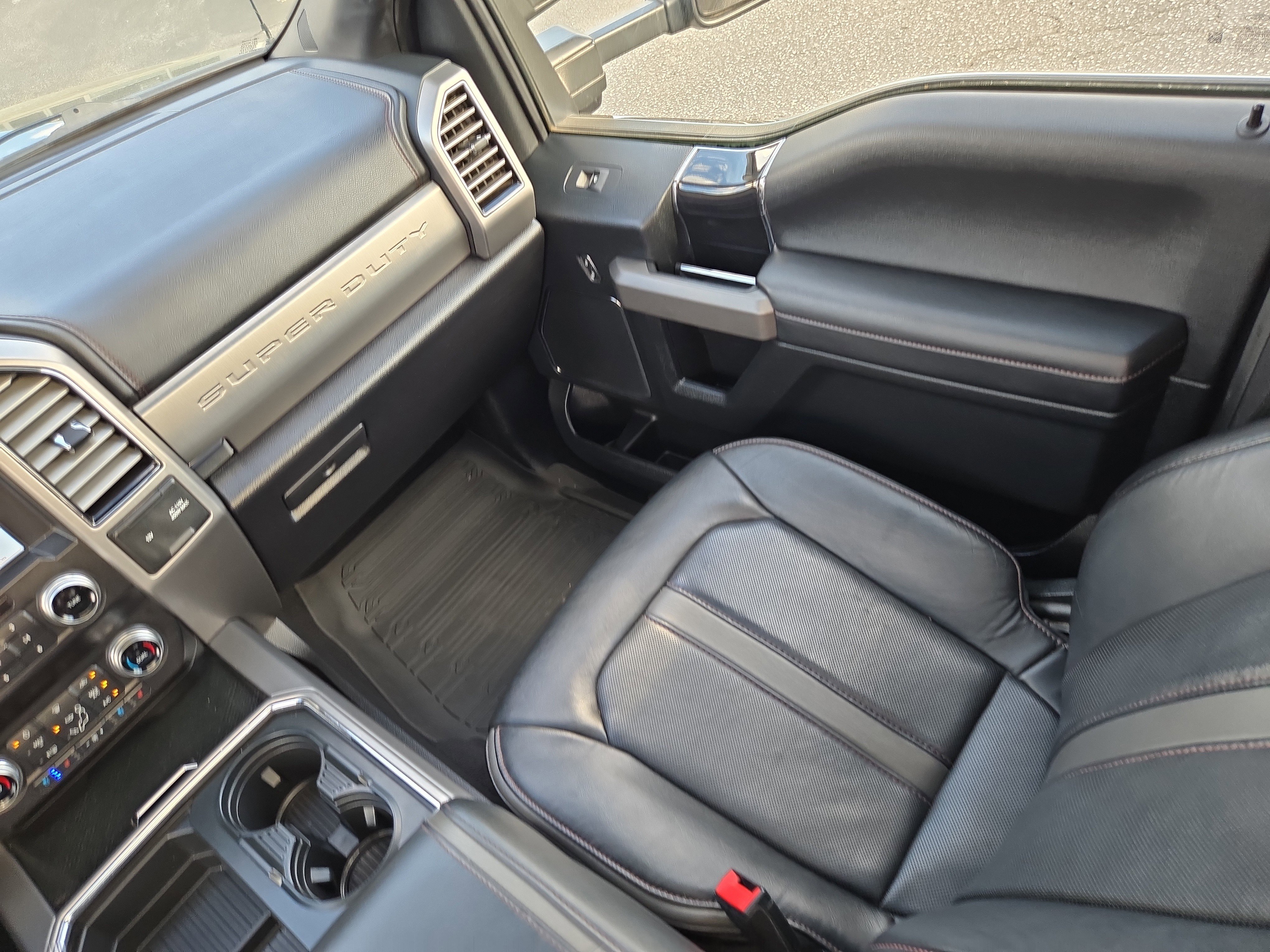 Certified 2020 Ford F250 Platinum w/ Tremor Off-Road Package image 20