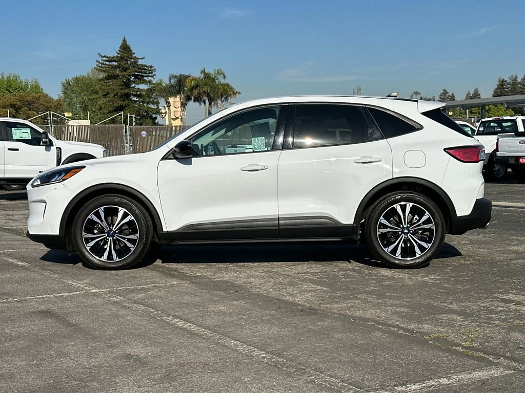 Certified 2022 Ford Escape SE w/ SE Sport Appearance Package image 2