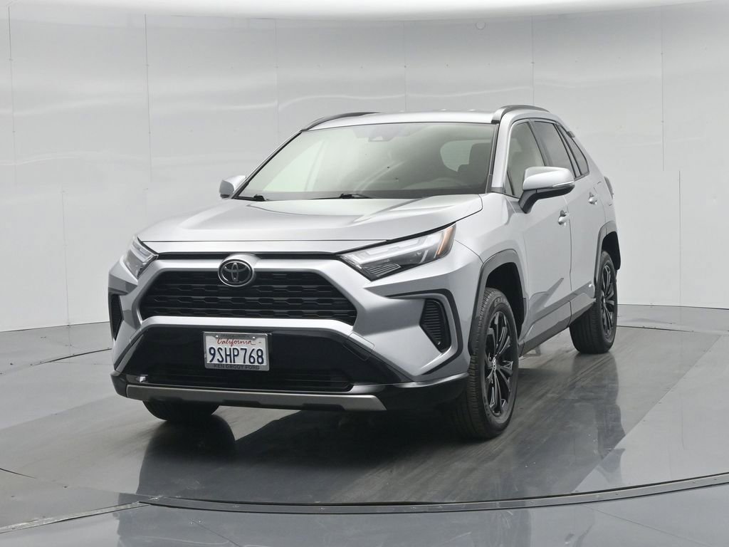Used 2025 Toyota RAV4 SE image 58