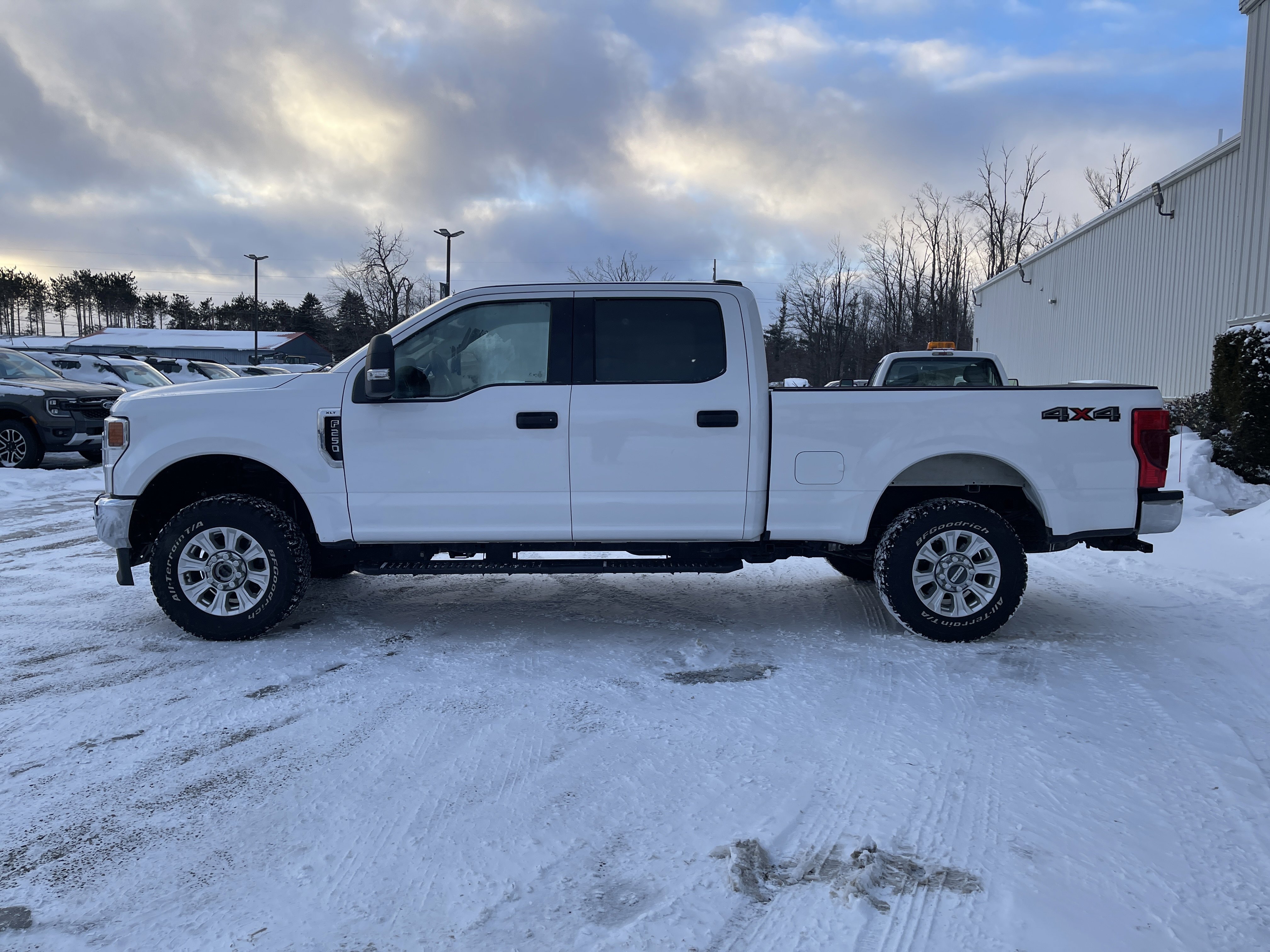 Certified 2022 Ford F250 XLT w/ Snow Plow Prep Package image 7
