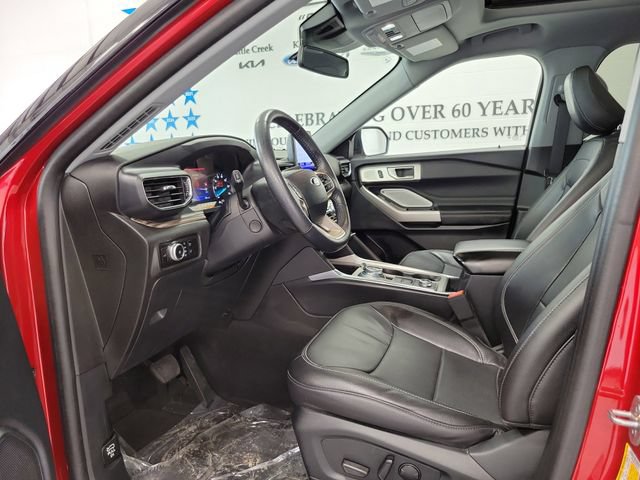 Certified 2023 Ford Explorer Limited w/ Limited Technology Package AWD/4WD image 8