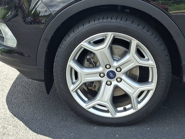 Certified 2019 Ford Escape Titanium AWD/4WD image 33