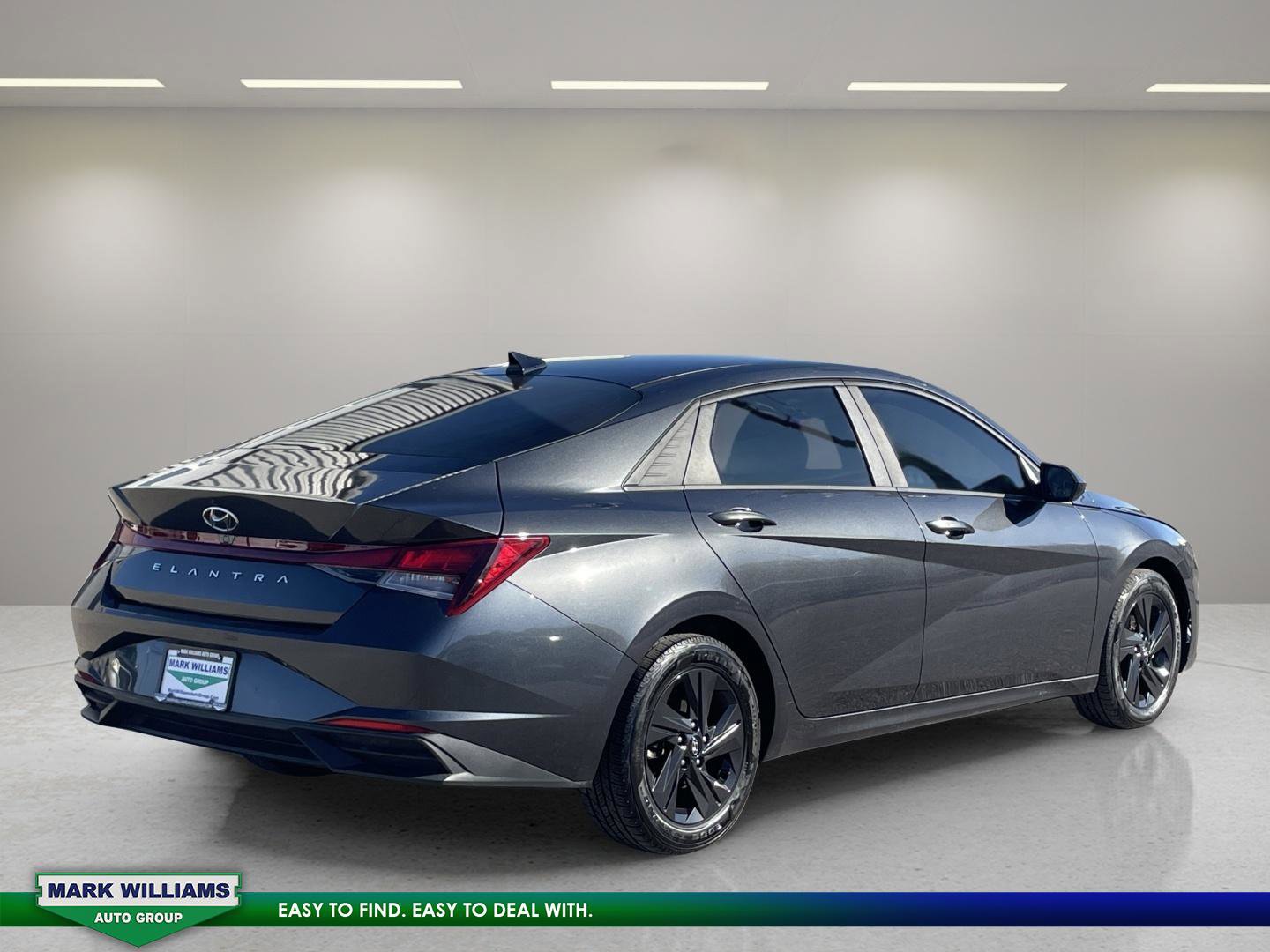 Used 2021 Hyundai Elantra SEL image 3