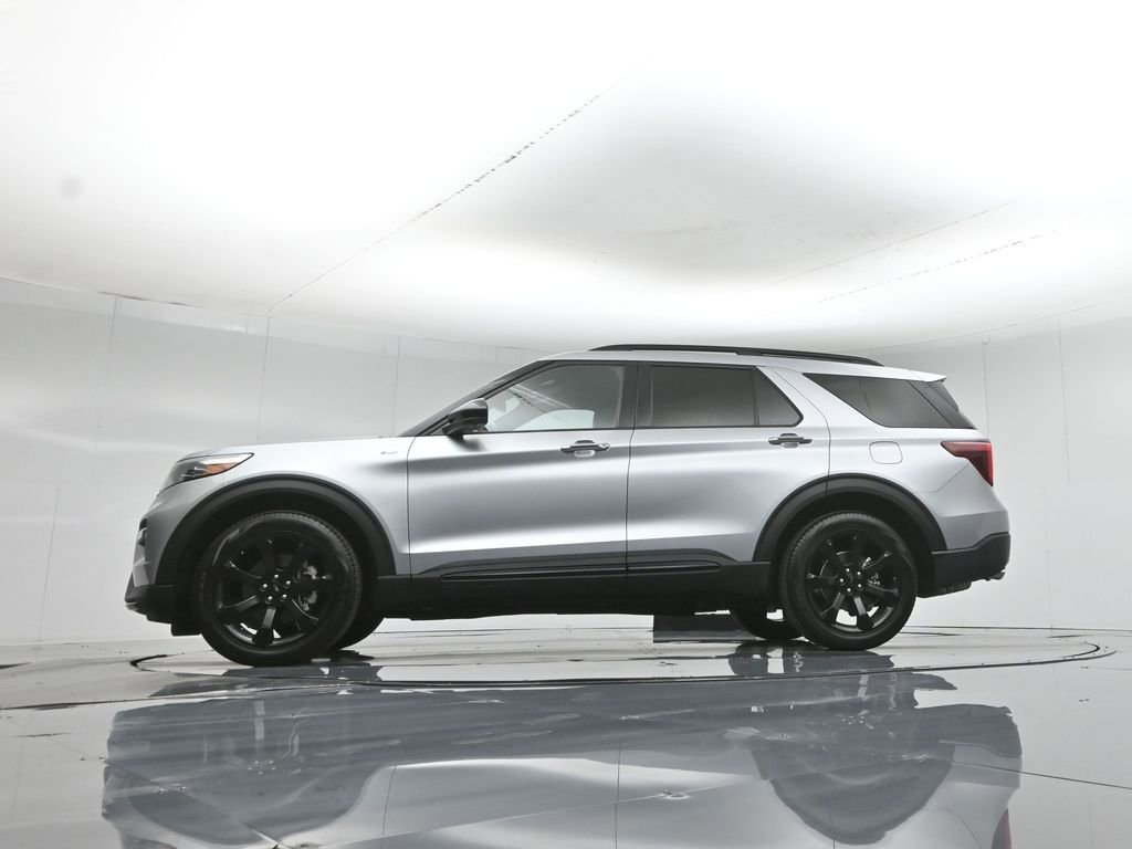 Certified 2023 Ford Explorer ST-Line w/ Class IV Trailer Tow Package RWD image 55