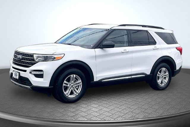 Certified 2023 Ford Explorer XLT w/ Equipment Group 202A AWD/4WD image 12