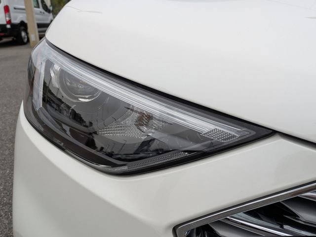 Certified 2023 Ford Edge Titanium w/ Class II Trailer Tow Package image 10