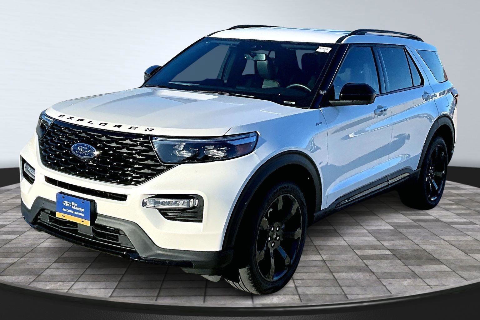 Certified 2023 Ford Explorer ST-Line image 2