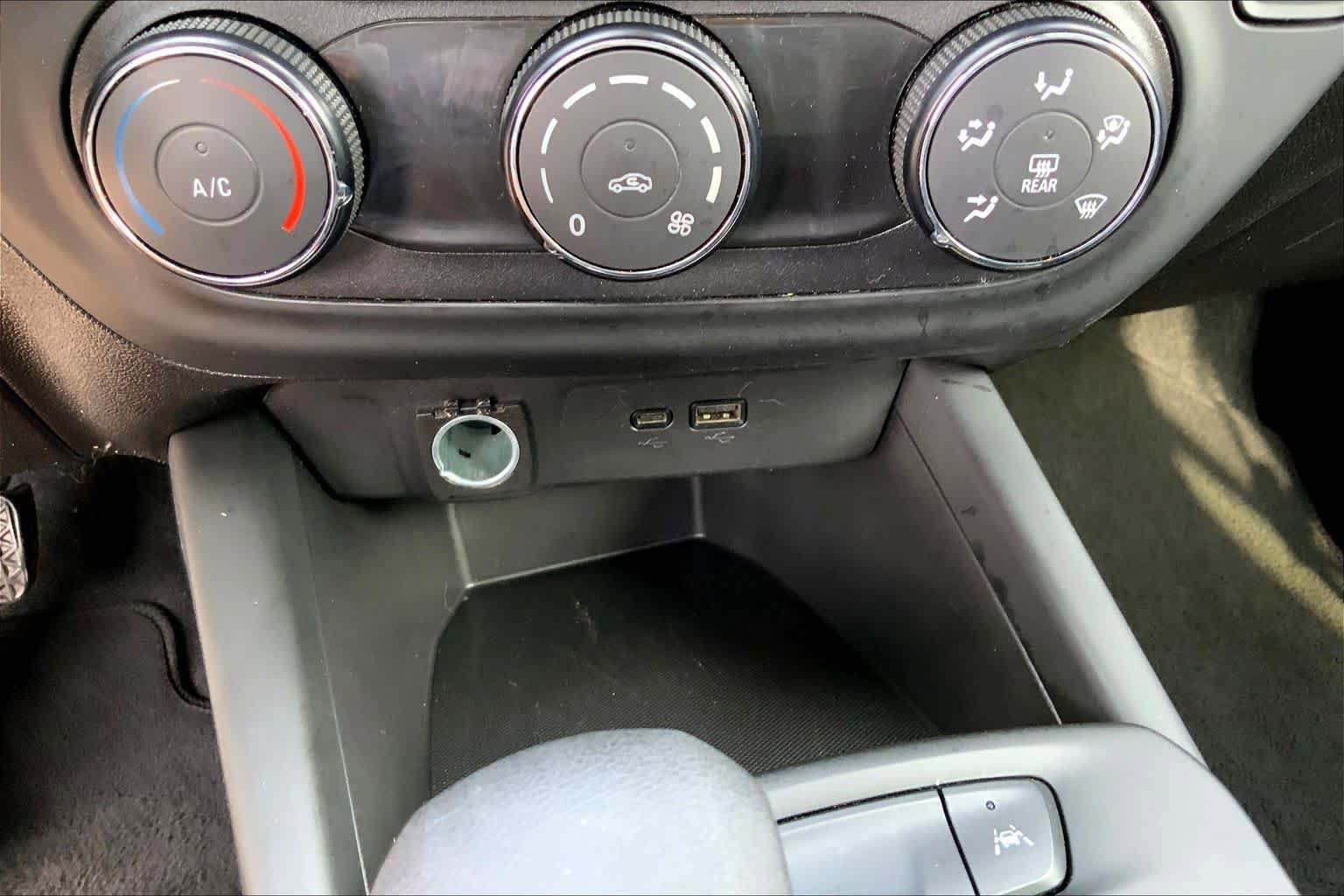 Used 2025 Chevrolet Trax LS FWD image 35