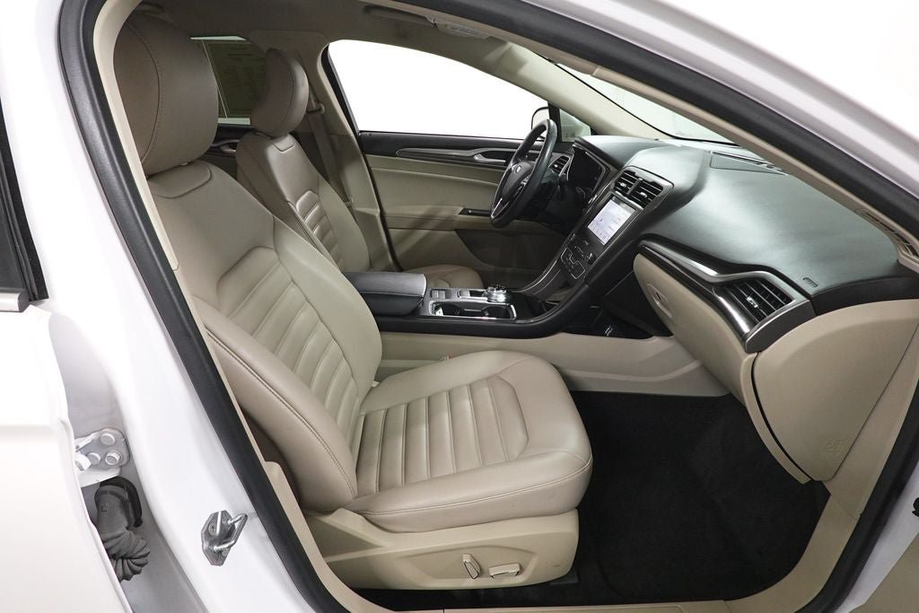 Certified 2019 Ford Fusion SEL FWD image 33