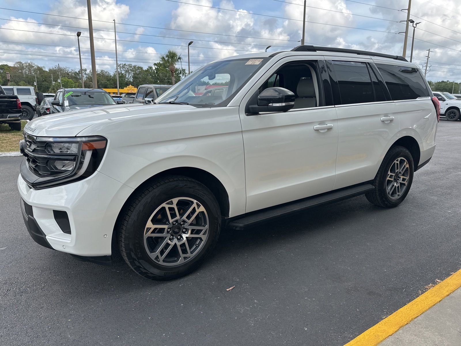 Certified 2025 Ford Expedition Active AWD/4WD image 8