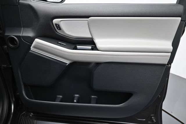 Certified 2025 Ford Expedition Active AWD/4WD image 34