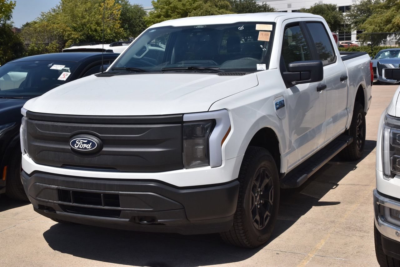 Certified 2025 Ford F150 Lightning Pro w/ Max Trailer Tow Package AWD/4WD image 2