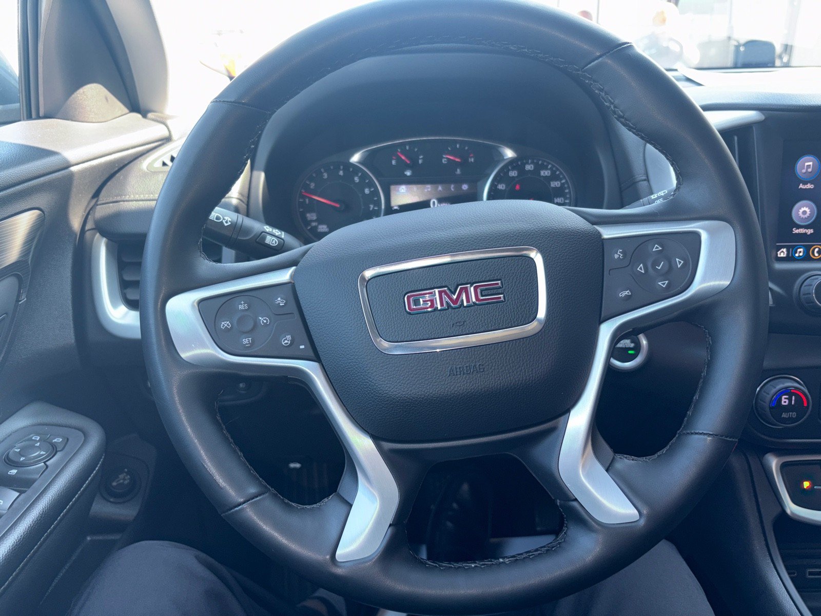 Used 2024 GMC Terrain SLT AWD/4WD image 13