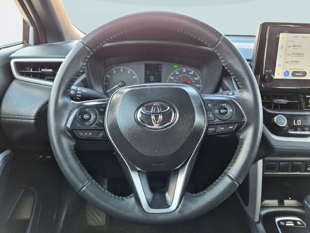 Used 2025 Toyota Corolla Cross AWD Hybrid image 14