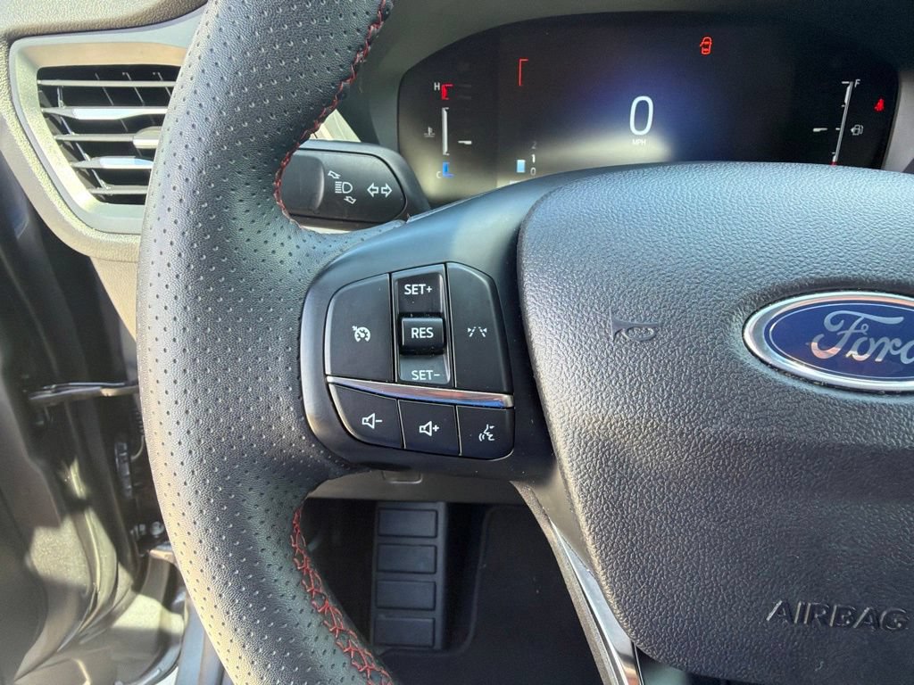 Certified 2025 Ford Escape ST-Line Select AWD/4WD image 22