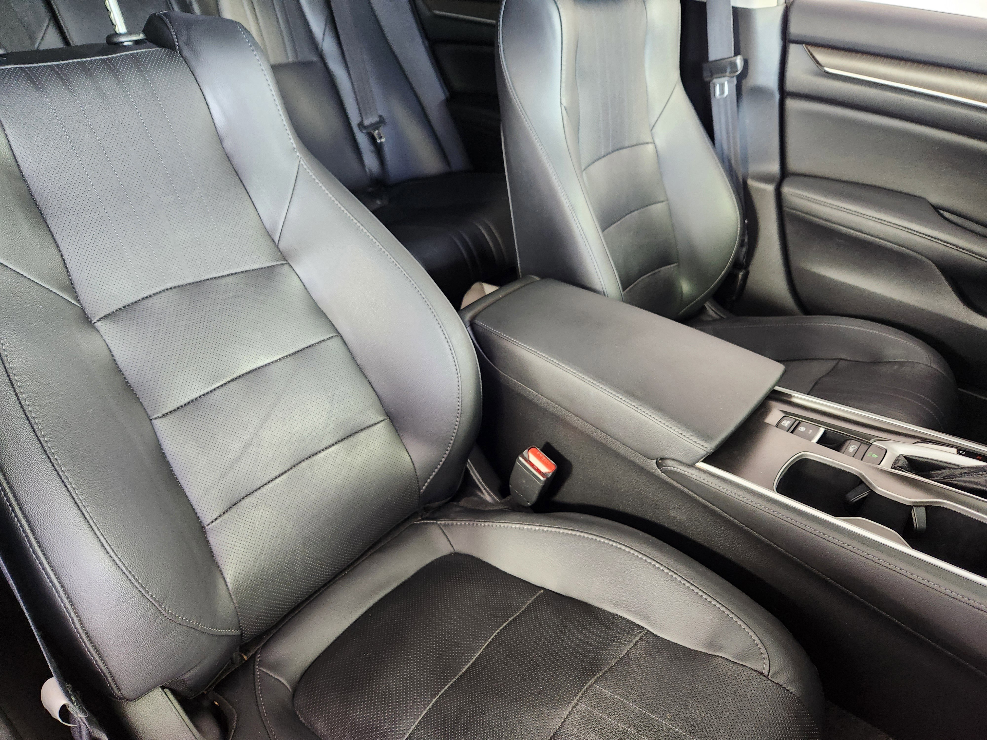 Used 2021 Honda Accord EX-L image 10