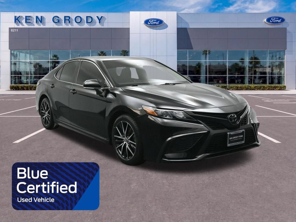 Used 2022 Toyota Camry SE FWD image 1