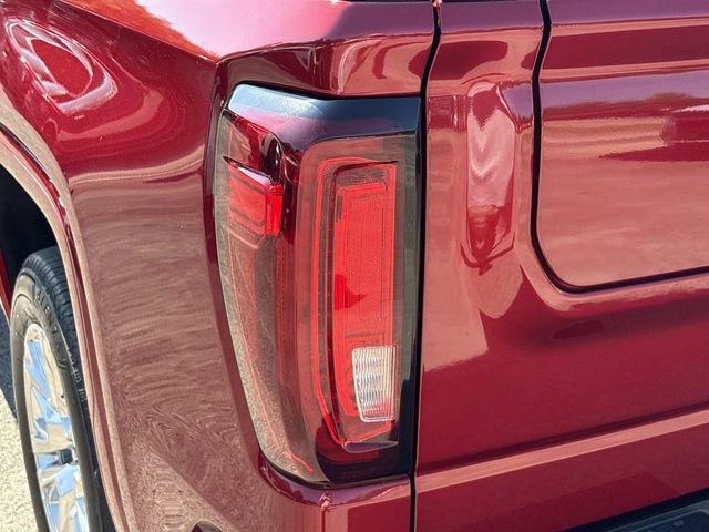 Used 2023 GMC Sierra 1500 Denali w/ Technology Package AWD/4WD image 11