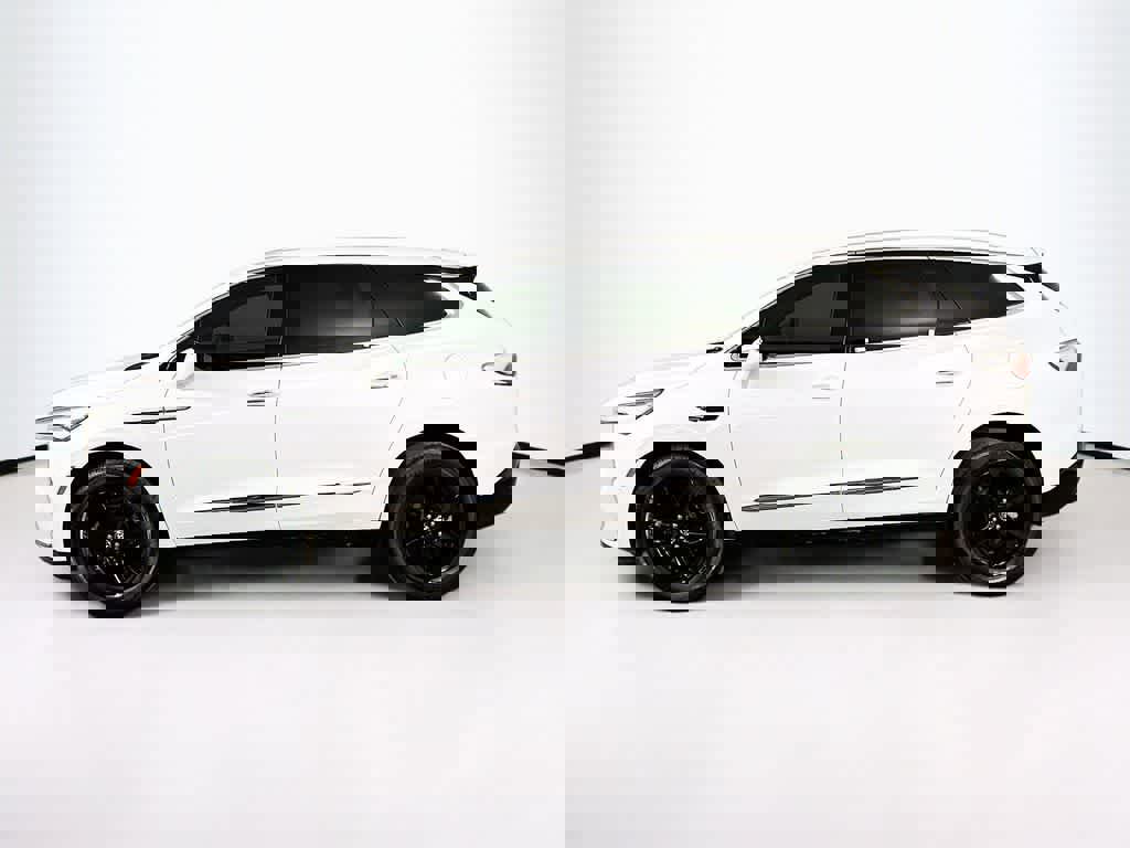 Used 2023 Buick Enclave Essence w/ Experience Buick Package image 3