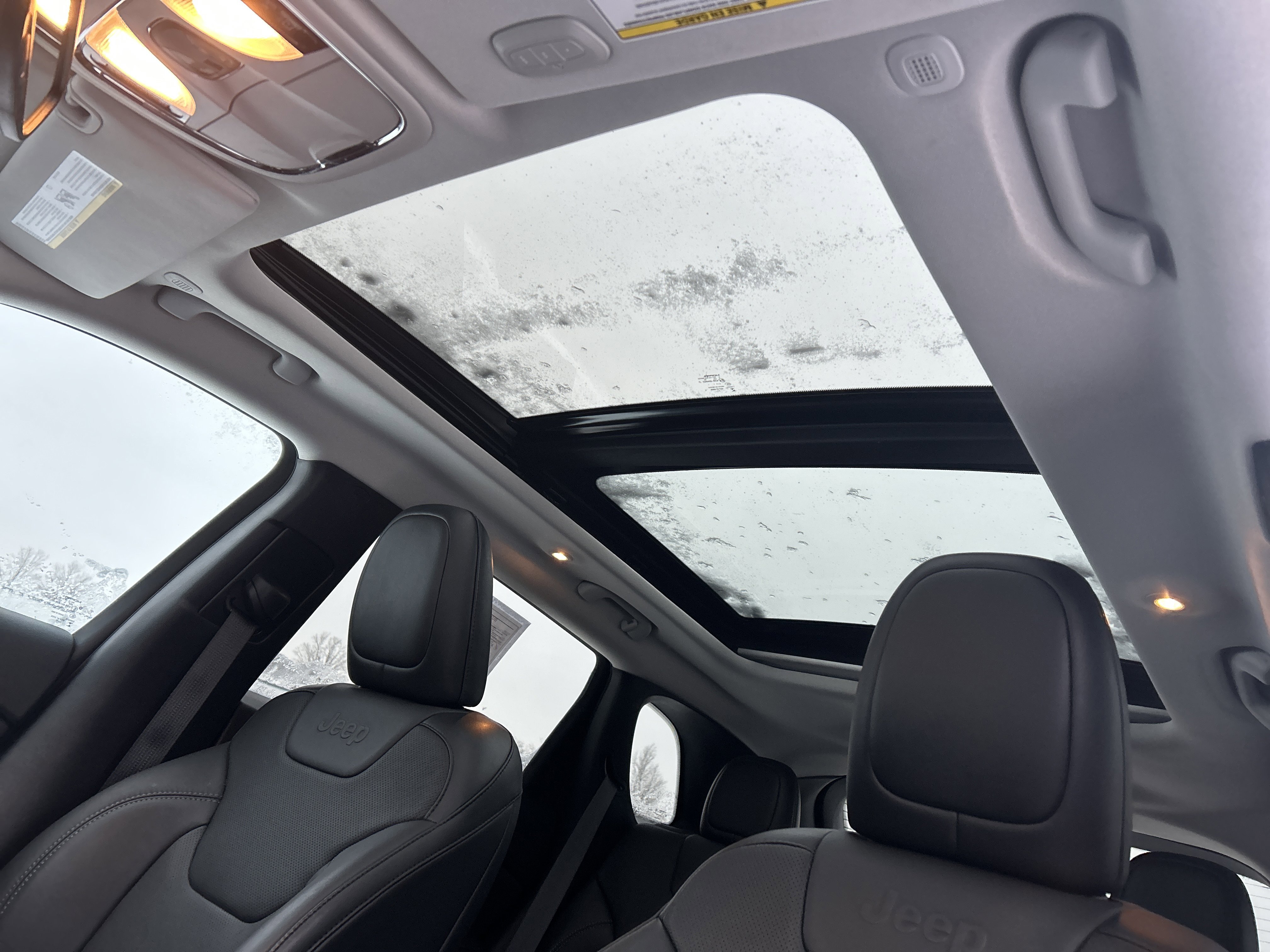 Used 2021 Jeep Cherokee Limited image 13