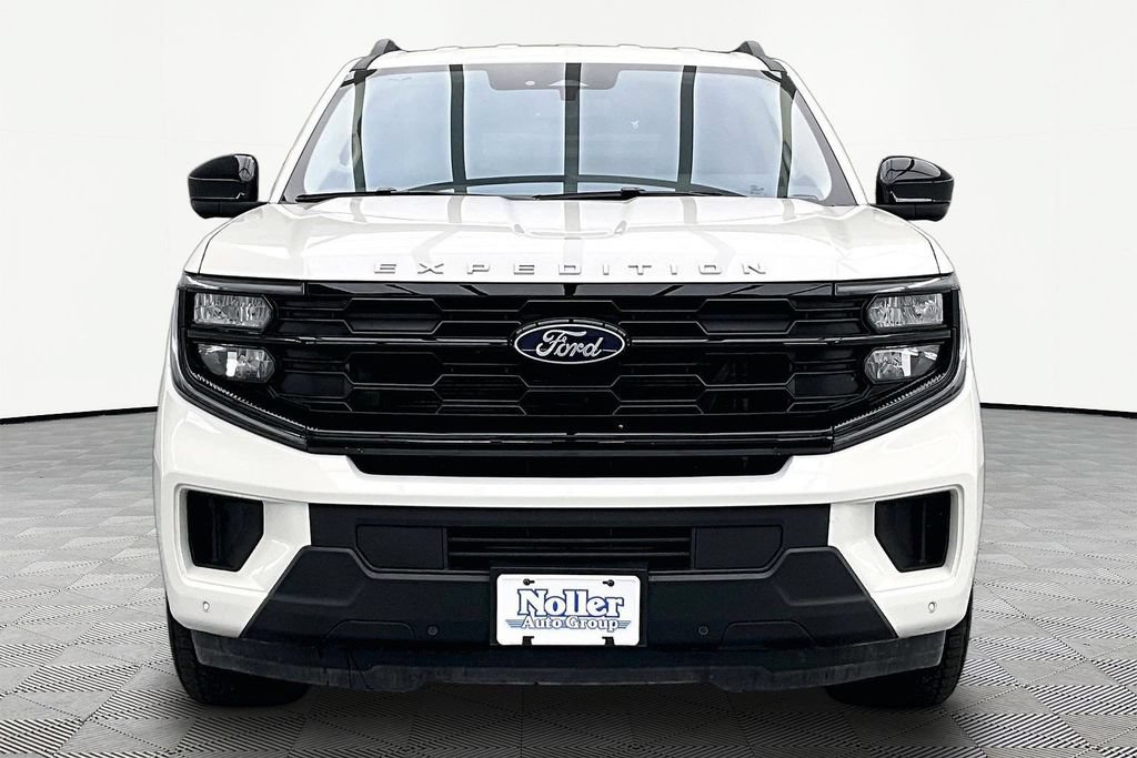 Certified 2025 Ford Expedition Max Active AWD/4WD image 3