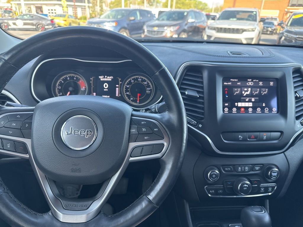 Used 2021 Jeep Cherokee Latitude Lux FWD image 3