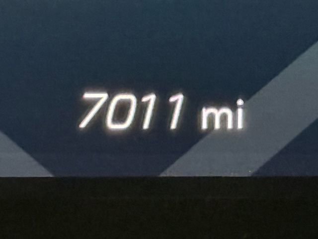 Used 2022 Chevrolet Corvette Stingray Coupe w/ Z51 Performance Package image 23