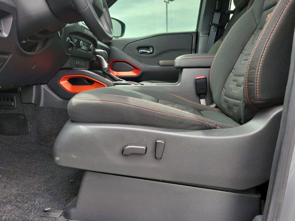 Used 2023 Nissan Frontier PRO-4X w/ Pro Convenience Package AWD/4WD image 19