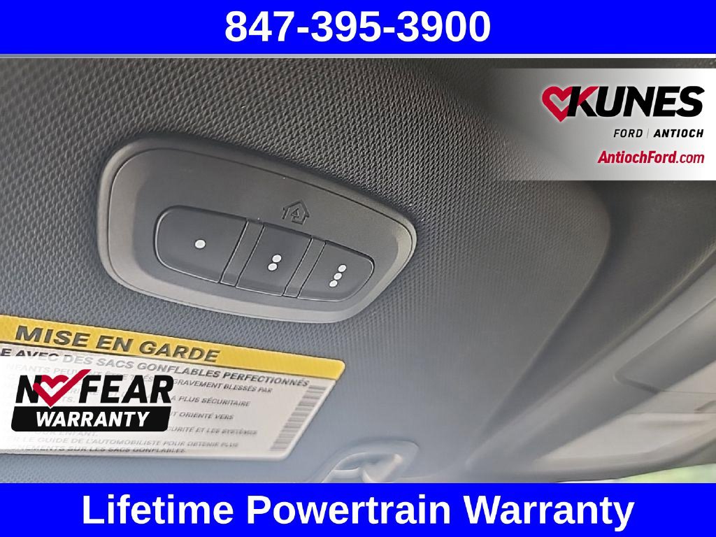 Used 2025 Chrysler Pacifica Select FWD image 35